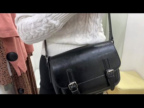 ❤️ Almenn sjálfsfróun ungrar tíkar FeralBerry með dildó í mátunarklefa ❤ Kynlíf á klám is.sexygirlspics.ru